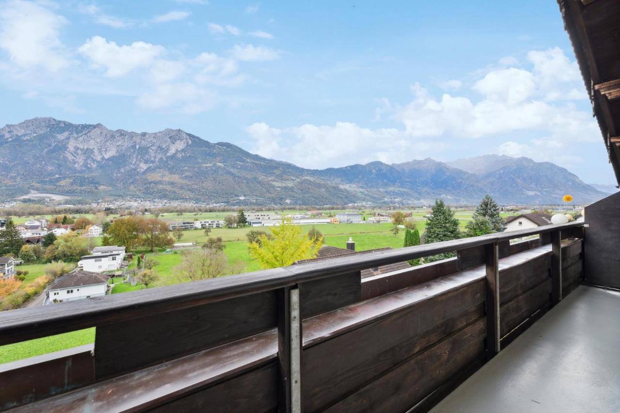 Sonniges Apartment Mit Traumhaftem Bergblick 布克斯 外观 照片